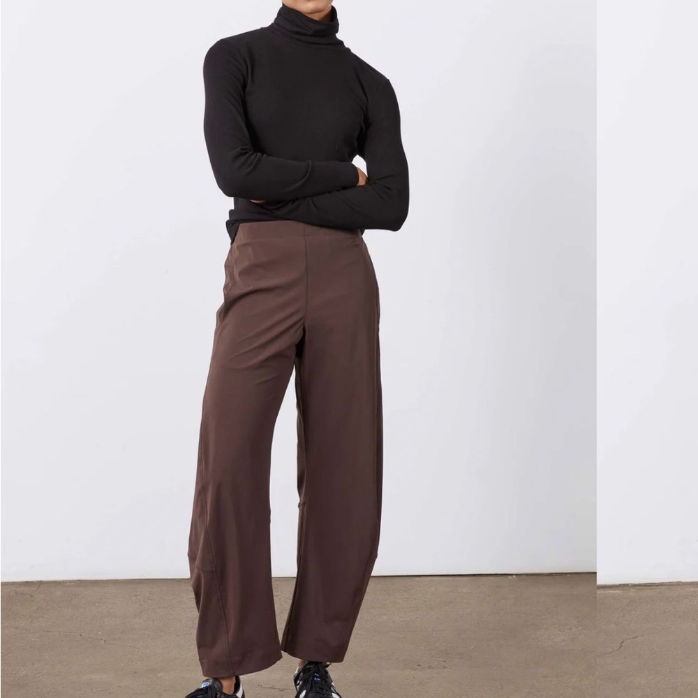 Brand new/never worn! RUTI on the loose barrel Brown Women's Pants